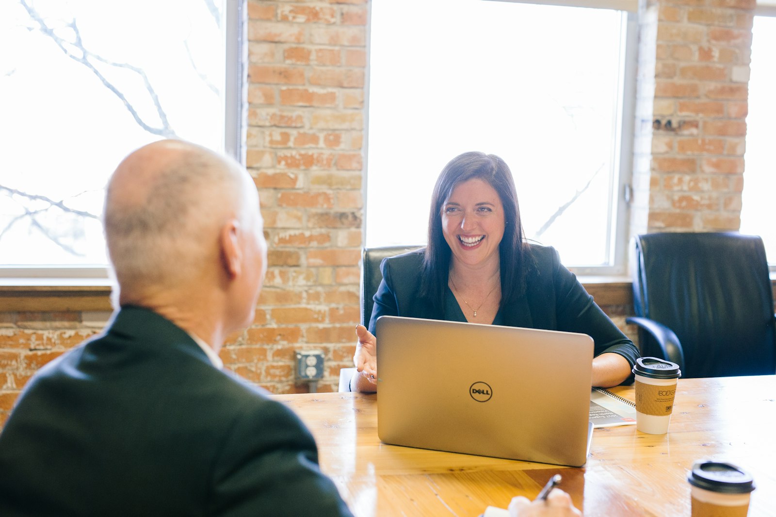 Community manager coach : Instagram ou LinkedIn, que choisir ?