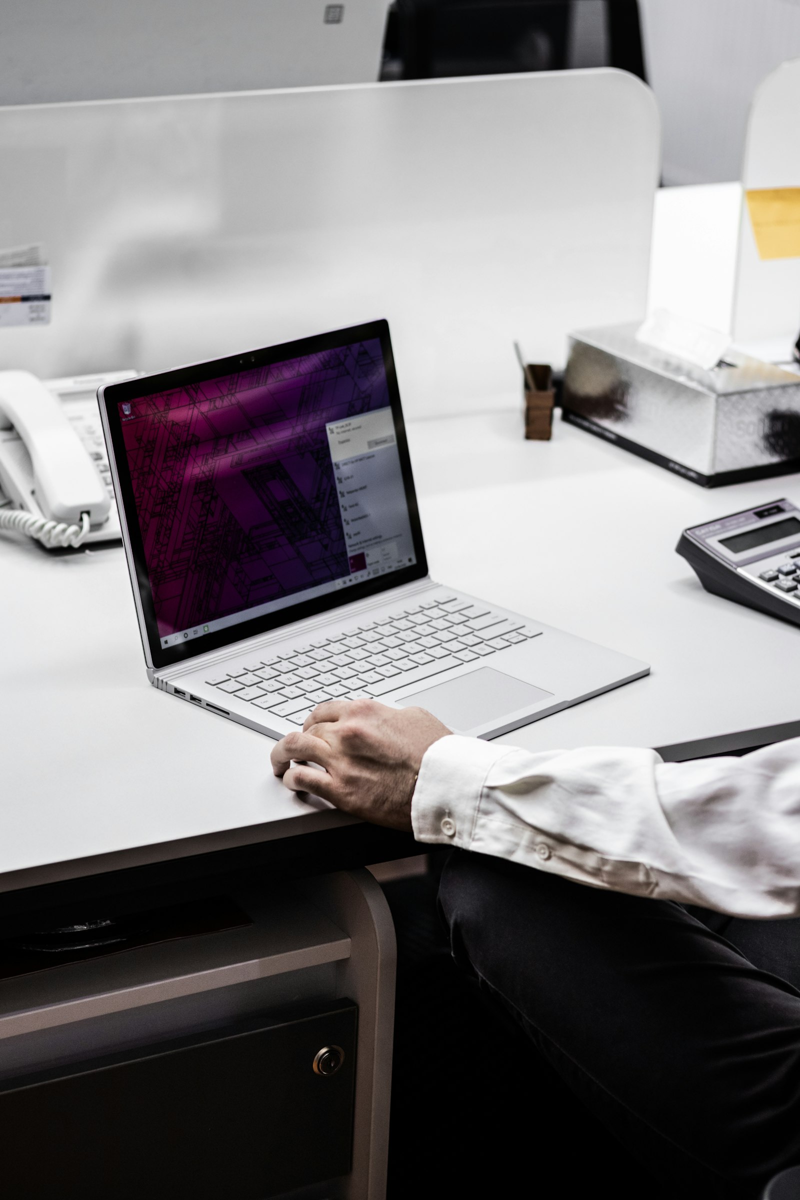Community manager pour entrepreneur : déléguer sa visibilité intelligemment