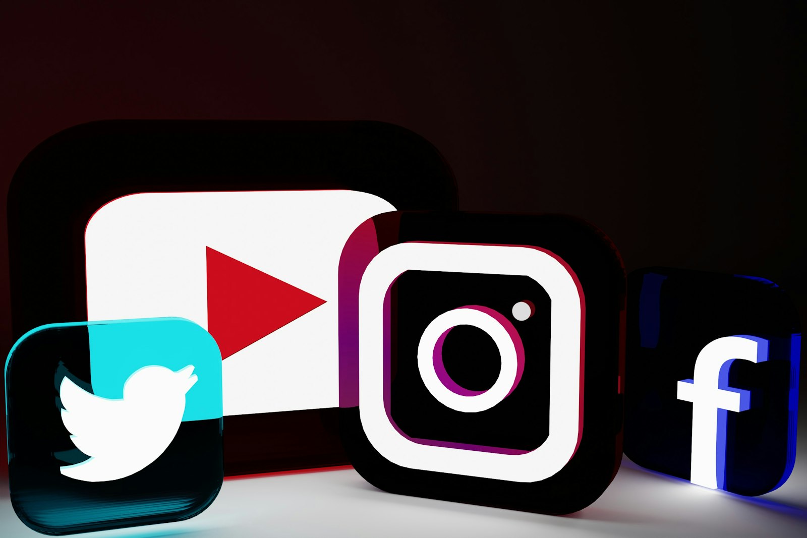 Combien gagne un community manager ? Tarifs, salaires et freelance