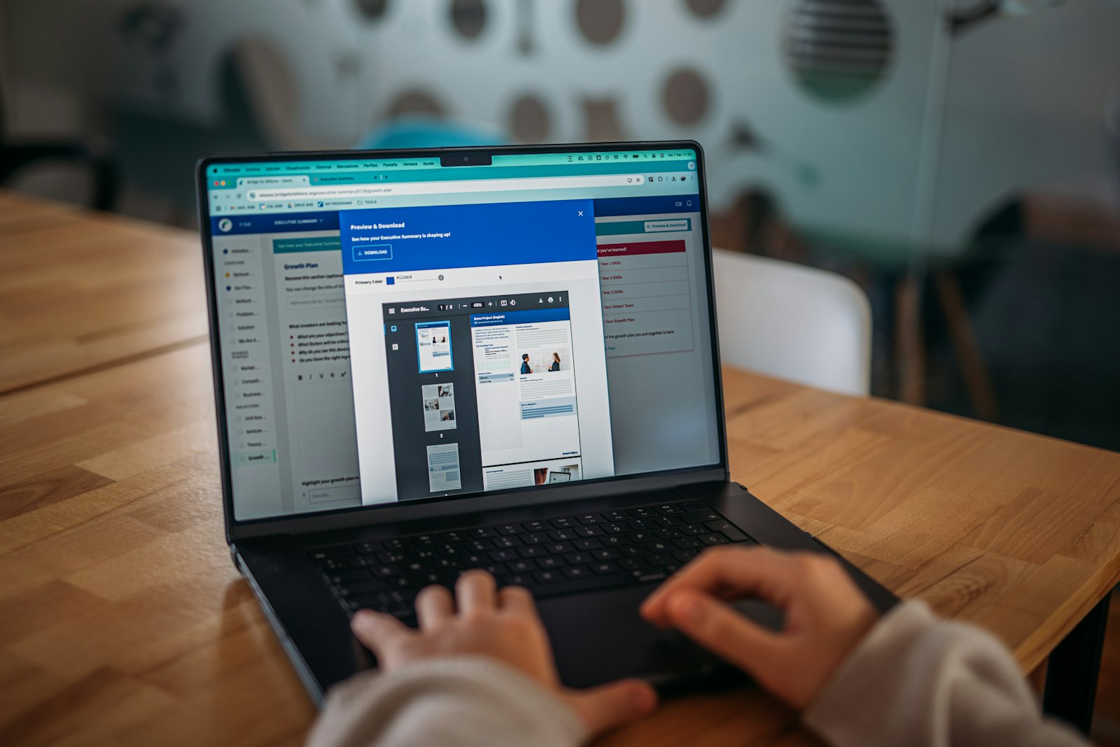 Community manager infopreneur : automatiser sans perdre l'authenticité